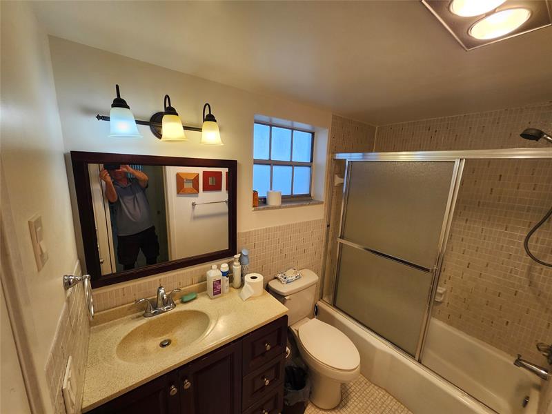 Image 18 of 21 For 1201 Hillcrest Ct  105