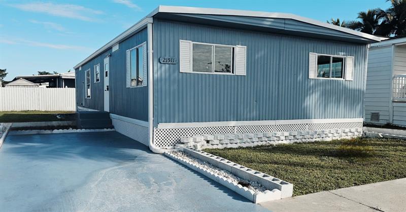 Details for 21511 3rd St, Pembroke Pines, FL 33029