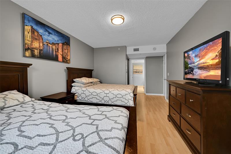 Image 20 of 29 For 2711 Ocean Club Blvd 204