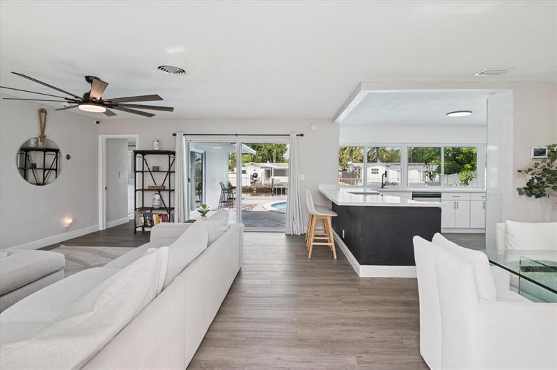 Image 4 of 24 For 1921 31st Ct