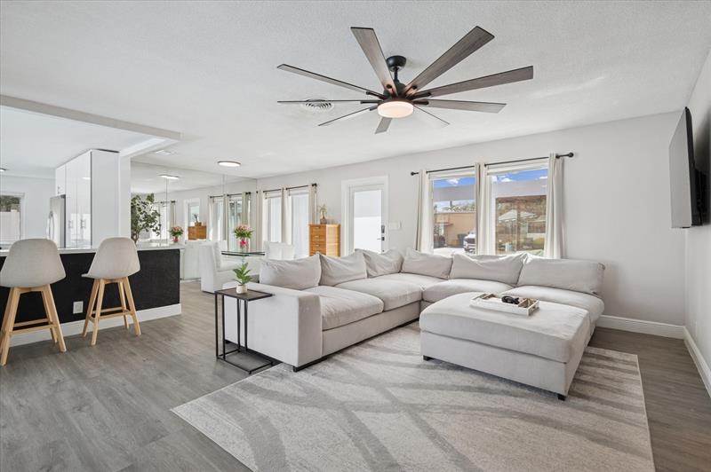 Image 5 of 24 For 1921 31st Ct