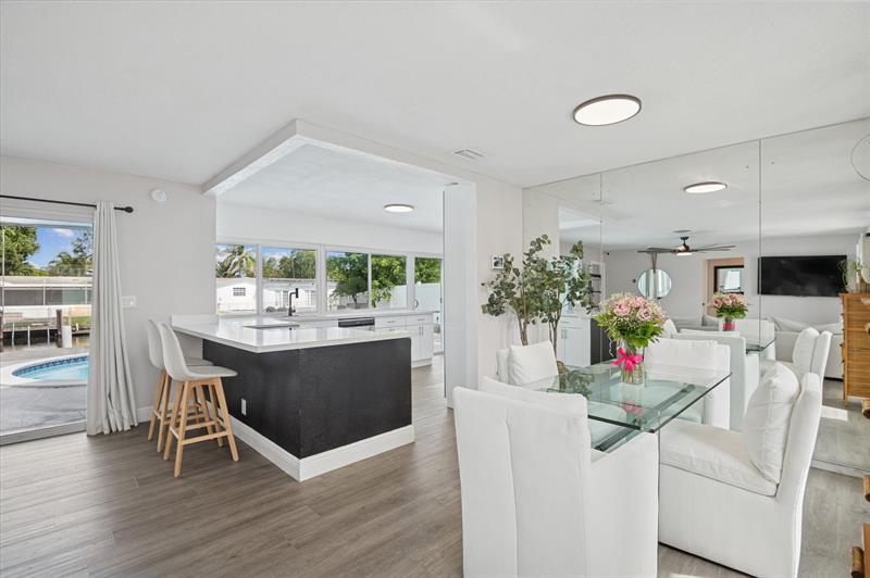 Image 7 of 24 For 1921 31st Ct