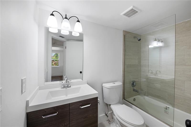 Image 16 of 21 For 8851 Wiles Rd  202