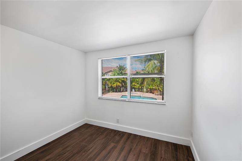 Image 17 of 21 For 8851 Wiles Rd  202