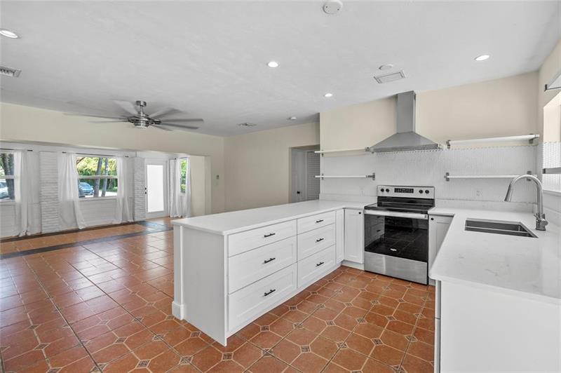 Image 19 of 43 For 15 13th Ave  