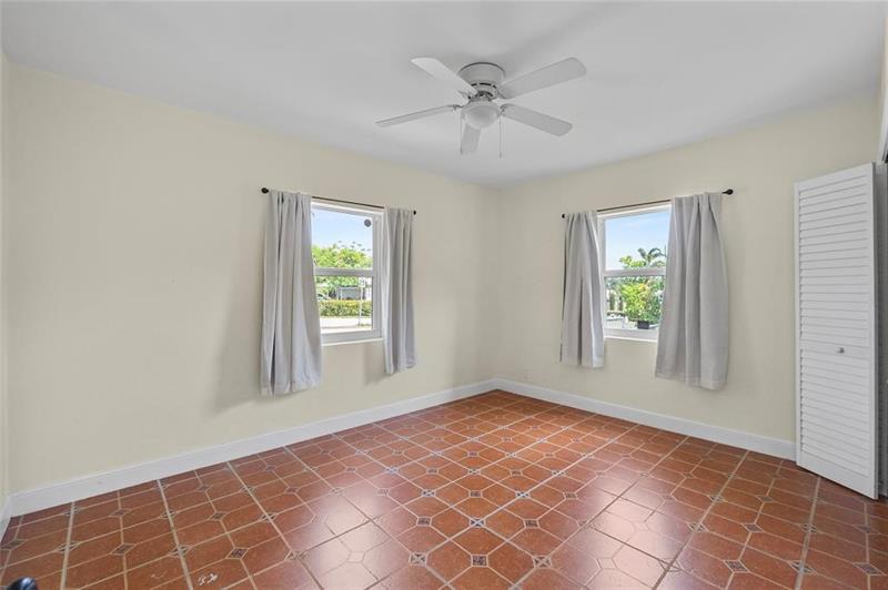 Image 29 of 43 For 15 13th Ave  