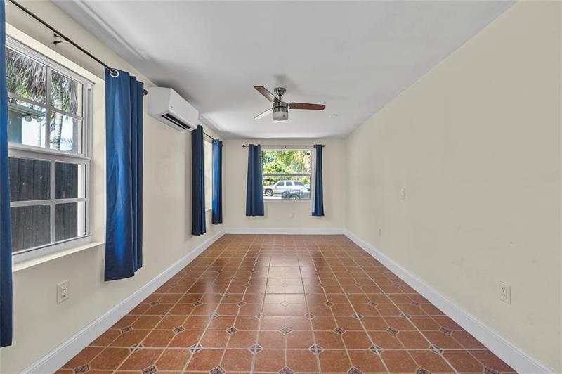 Image 31 of 43 For 15 13th Ave  