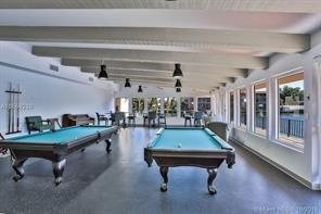 Image 12 of 18 For 2731 Taft St  406