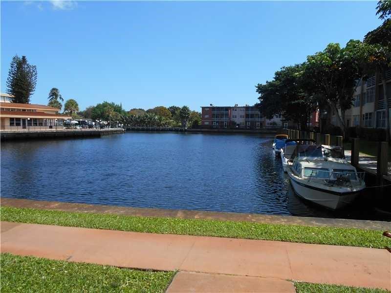 Image 6 of 18 For 2731 Taft St  406