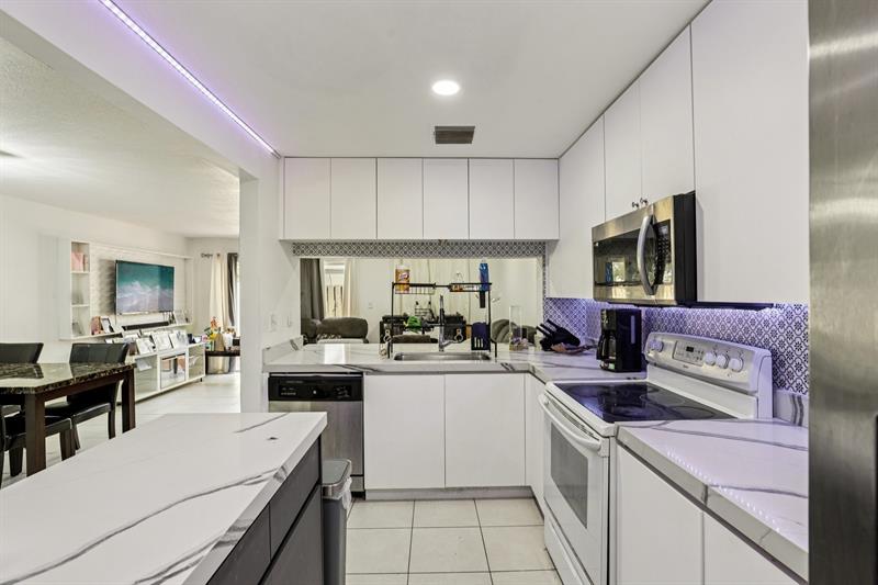 Image 10 of 35 For 5843 Woodlands Blvd  5843