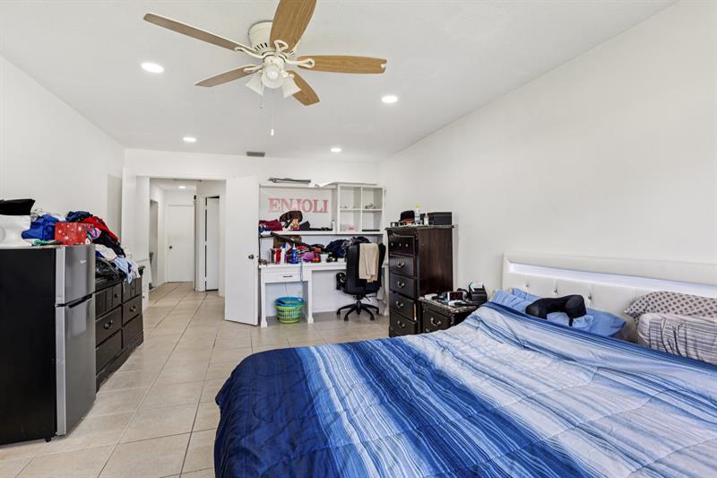 Image 20 of 35 For 5843 Woodlands Blvd  5843