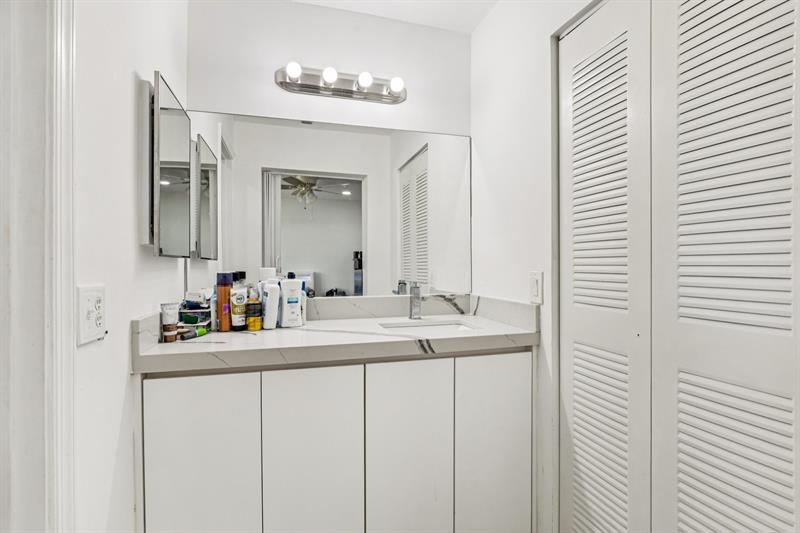 Image 21 of 35 For 5843 Woodlands Blvd  5843