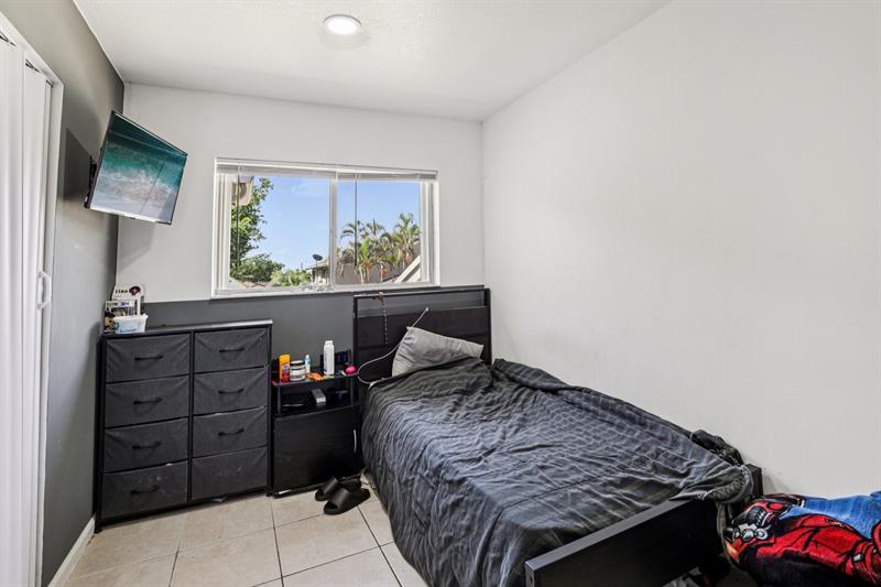 Image 26 of 35 For 5843 Woodlands Blvd  5843