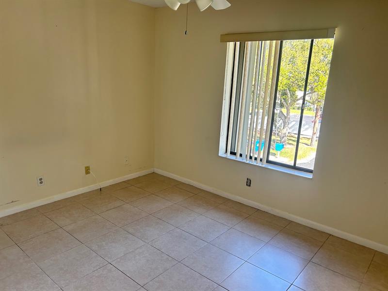 Image 9 of 15 For 712 Sunny Pine Way E3