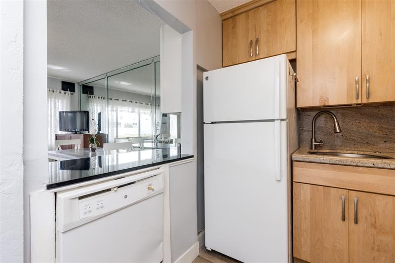 Image 16 of 38 For 851 Atlantic Shores Blvd  119