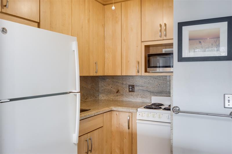 Image 18 of 38 For 851 Atlantic Shores Blvd  119