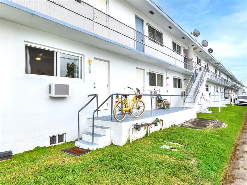 Image 30 of 38 For 851 Atlantic Shores Blvd  119