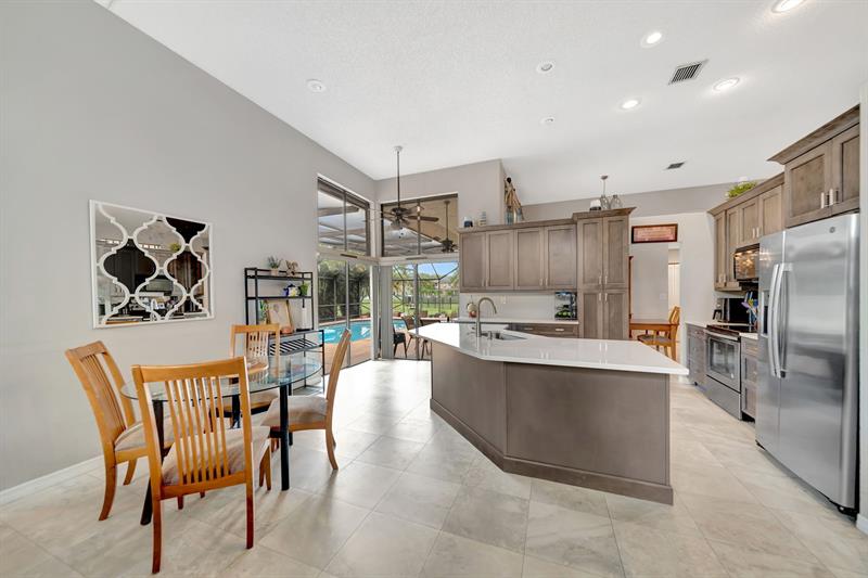 Image 10 of 62 For 5642 64 Ln  