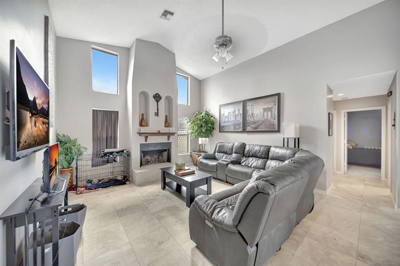 Image 12 of 62 For 5642 64 Ln  