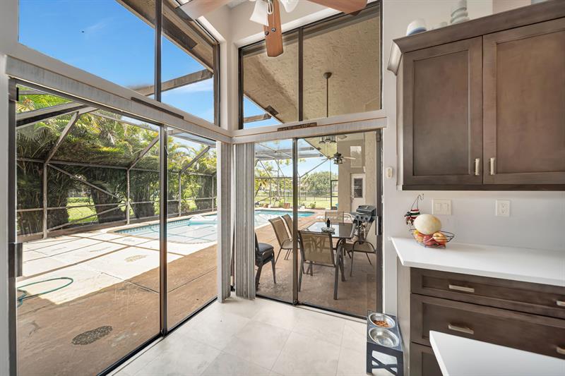 Image 15 of 62 For 5642 64 Ln  