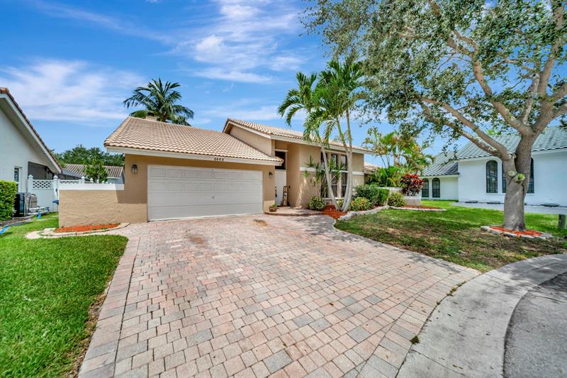 Image 17 of 62 For 5642 64 Ln  