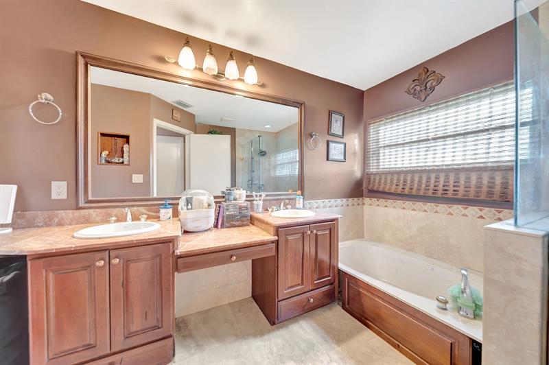 Image 29 of 62 For 5642 64 Ln  