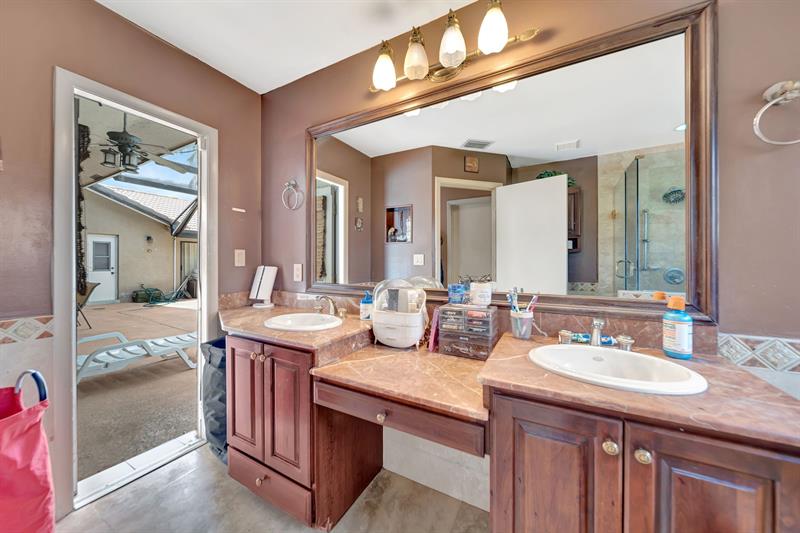 Image 31 of 62 For 5642 64 Ln  