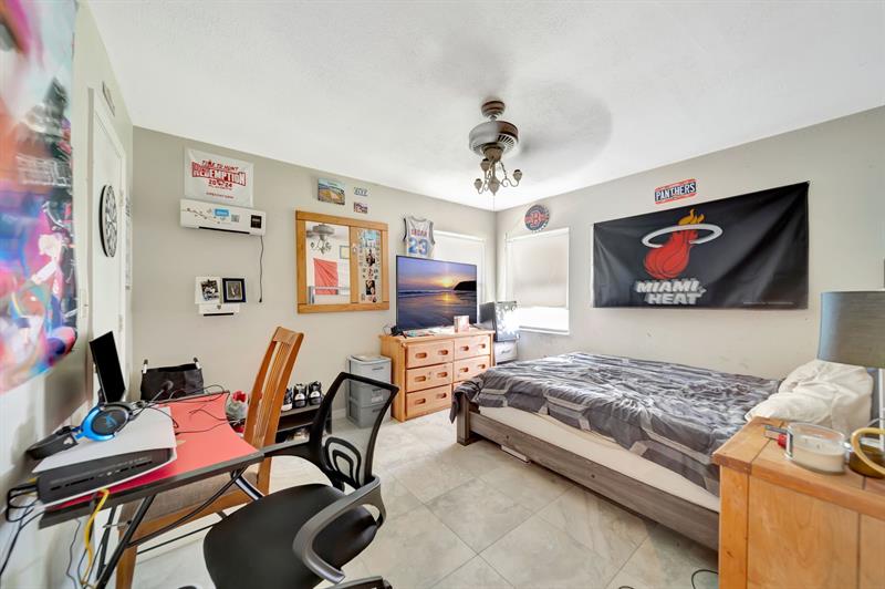 Image 38 of 62 For 5642 64 Ln  