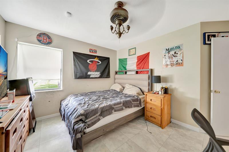 Image 39 of 62 For 5642 64 Ln  