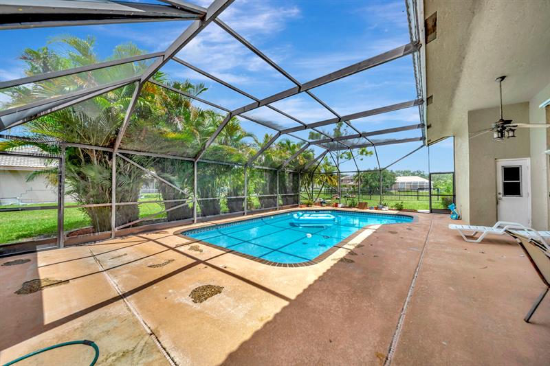 Image 40 of 62 For 5642 64 Ln  