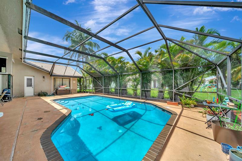 Image 46 of 62 For 5642 64 Ln  