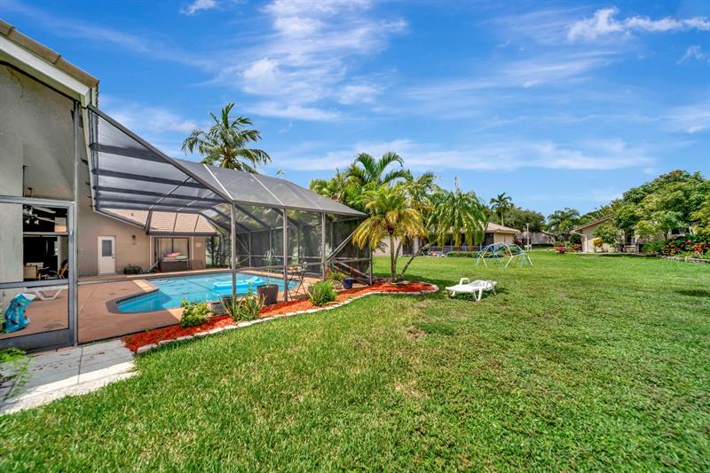 Image 47 of 62 For 5642 64 Ln  