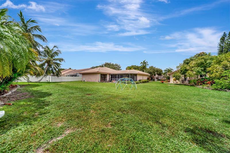 Image 48 of 62 For 5642 64 Ln  