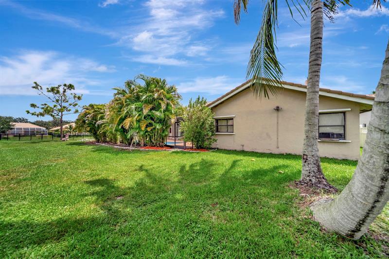 Image 51 of 62 For 5642 64 Ln  