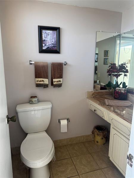 Image 8 of 13 For 3940 42 Ave  315