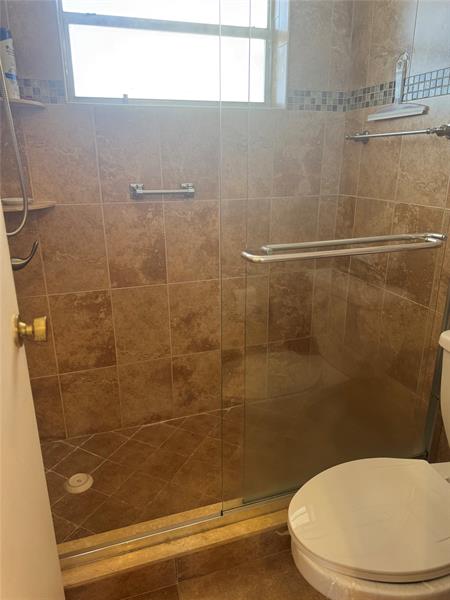 Image 9 of 13 For 3940 42 Ave  315