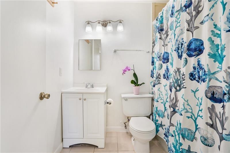 Image 8 of 17 For 326 Harrison St  302a