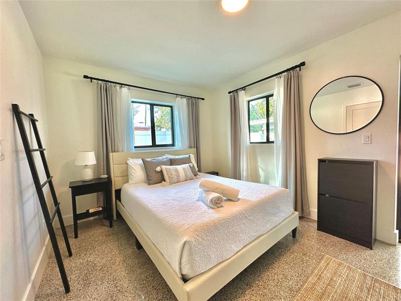 Image 12 of 14 For 505 25th St  2