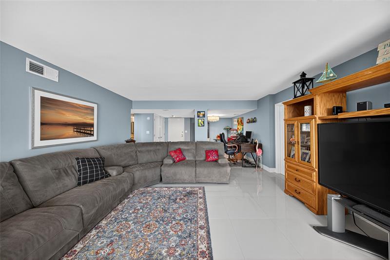 Image 19 of 81 For 1010 Ocean Blvd  Lph7