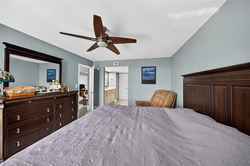 Image 38 of 81 For 1010 Ocean Blvd  Lph7