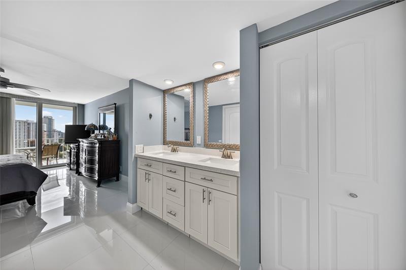 Image 40 of 81 For 1010 Ocean Blvd  Lph7