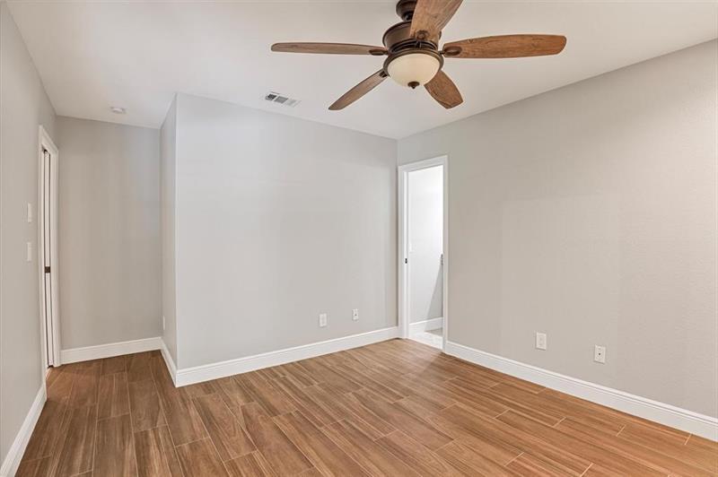 Image 18 of 47 For 1997 Bolton Ave