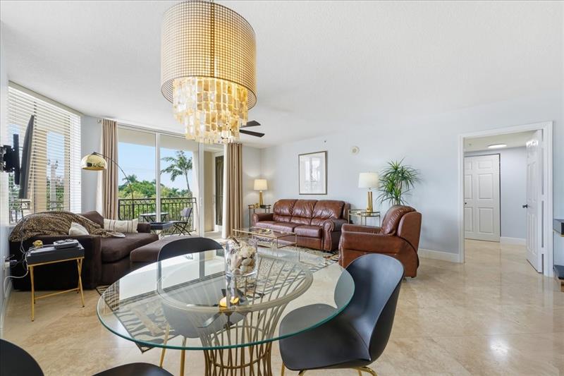 Image 12 of 46 For 2011 Ocean Blvd  302