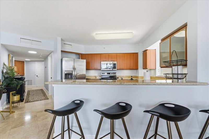 Image 14 of 46 For 2011 Ocean Blvd  302