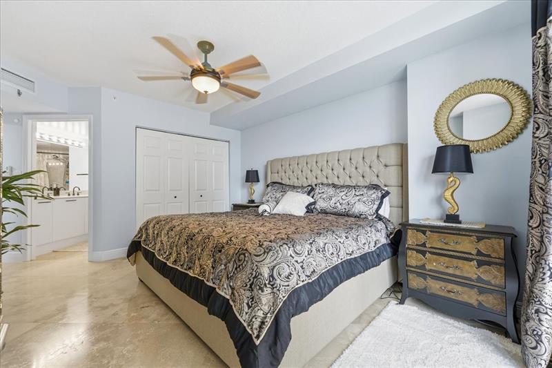 Image 25 of 46 For 2011 Ocean Blvd  302