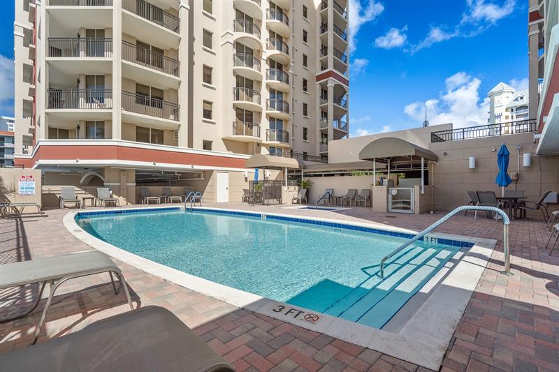 Image 34 of 46 For 2011 Ocean Blvd  302