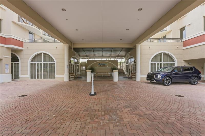 Image 6 of 46 For 2011 Ocean Blvd  302