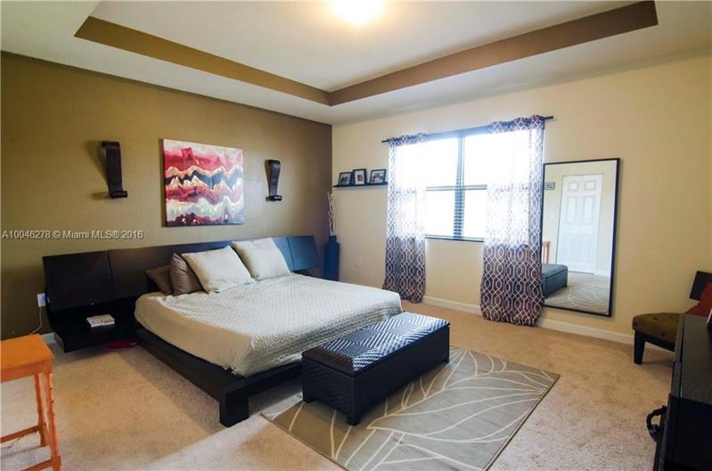 Image 11 of 20 For 22744 92nd Ct