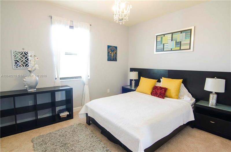 Image 15 of 20 For 22744 92nd Ct