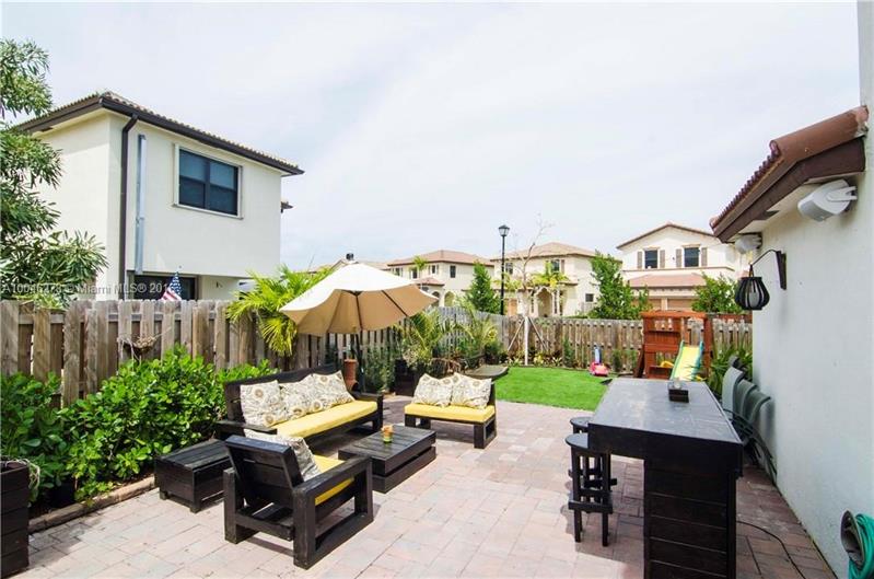 Image 18 of 20 For 22744 92nd Ct